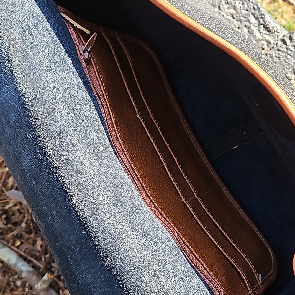 Dooney & Bourke vintage sholder bag - Picture 5 of 8